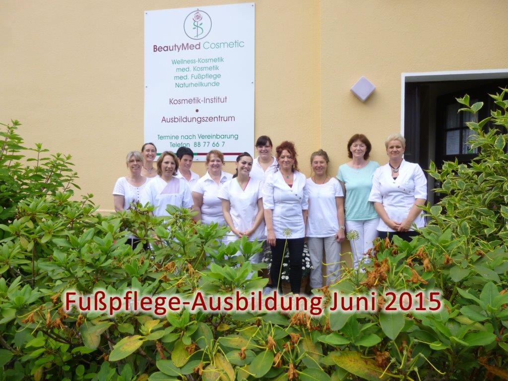 Ich habe die Fußpflegeausbildung bei der Beautymed- und Kosmetikakademie in Nienburg absoliert.